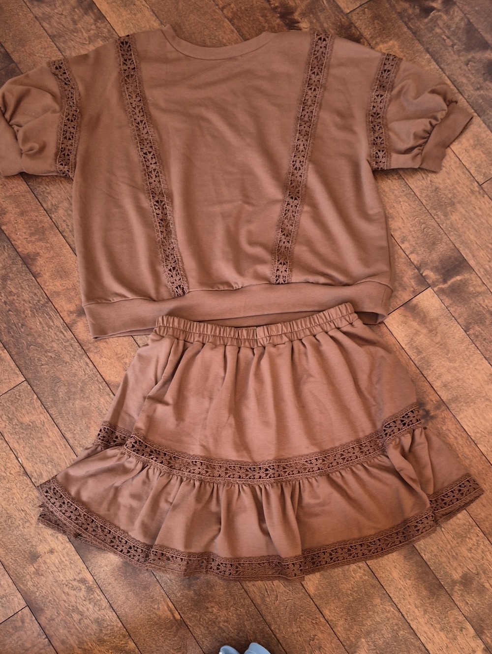 Amazon Brown Lace-Trim Two-Piece Top and Skirt Set